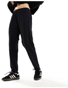 ASOS DESIGN - Ultimate - Pantaloni in jersey con pinces neri-Nero
