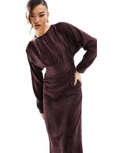 Flounce London - Vestito lungo in raso color cioccolato con maniche stile kimono-Marrone