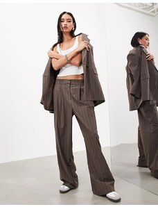 ASOS Edition - Pantaloni a fondo ampio marroni gessati-Marrone