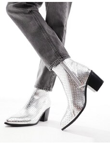 ASOS DESIGN - Stivali Chelsea con tacco e borchie color argento