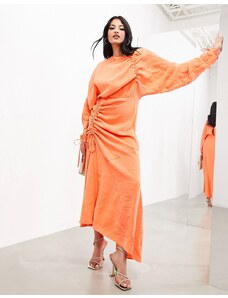ASOS Edition - Vestito lungo a maniche lunghe arricciato arancione-Rosso
