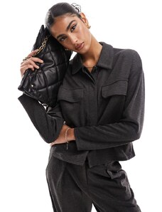 Vero Moda - Camicia squadrata comoda multitasche in jersey grigio scuro in coordinato-Nero