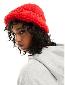 Monki - Cappello in pelliccia sintetica morbida rosso