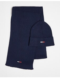 Tommy Jeans - Set con berretto e sciarpa blu navy con logo a bandiera