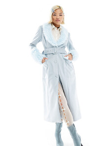 Labelrail x Dyspnea - Cappotto al polpaccio blu chiaro con cintura e finiture in pelliccia sintetica
