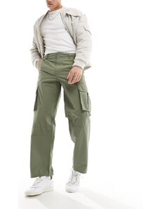 New Look - Pantaloni cargo multitasche kaki scuro-Verde