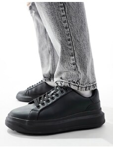 Bershka - Sneakers nere con suola spessa e linguetta sul tallone a contrasto-Nero
