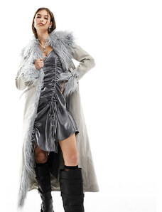 Reclaimed Vintage - Edizione limitata - Cappotto taglio lungo grigio in vero camoscio con finiture in pelliccia sintetica