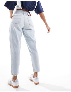 Tommy Jeans - Mom jeans affusolati lavaggio chiaro con strappi a vita super alta-Blu