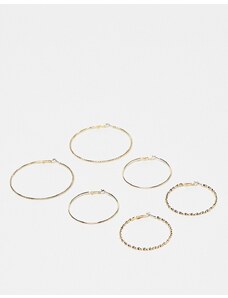 ASOS DESIGN - Set da 3 orecchini a cerchio color oro da 70 mm con dettagli zigrinati