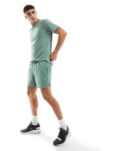 PUMA Running - Evolve - Pantaloncini da 5" verde chiaro