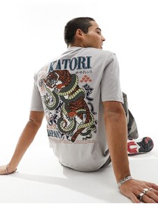 River Island - T-shirt grigio chiaro con stampa di serpenti sul retro