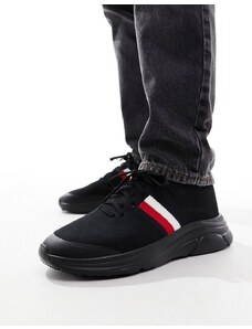 Tommy Hilfiger - Modern Essential - Sneakers nere in maglia con righe-Nero