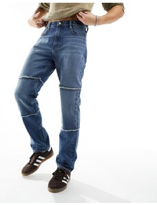 ASOS DESIGN - Jeans dritti blu lavaggio medio con pannelli sfrangiati sugli orli