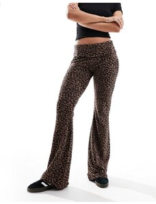 ASOS DESIGN - Pantaloni con stampa leopardata e risvolto-Multicolore