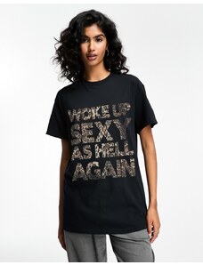ASOS DESIGN - T-shirt oversize nera con scritta "Woke Up Sexy" leopardata-Grigio