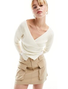 Miss Selfridge - Top crema in maglia a coste a portafoglio-Bianco