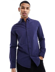 ASOS DESIGN - Camicia elegante vestibilità classica in tessuto seersucker testurizzato color blu navy
