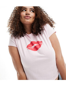 ASOS Curve ASOS DESIGN Curve - T-shirt ristretta rosa con stampa di labbra rosse