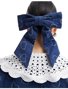 Sister Jane - Fermaglio per capelli con fiocco in denim decorato con cuori in coordinato-Blu