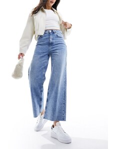ASOS DESIGN - Jeans taglio corto blu medio a fondo ampio