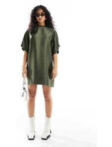 ASOS DESIGN - Vestito T-shirt corto oversize in raso kaki-Verde