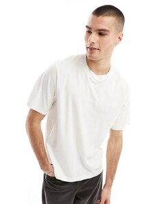 Abercrombie & Fitch - T-shirt bianca con logo goffrato al centro-Bianco