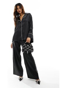 ASOS DESIGN - Camicia del pigiama in raso nera con profili a contrasto in coordinato-Nero