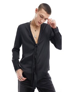 ASOS DESIGN - Camicia in raso nera con colletto sciallato pronunciato e laccio sul collo-Nero