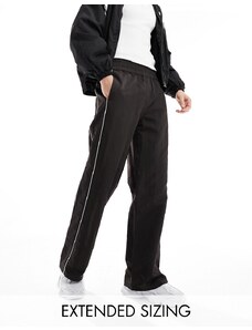 ASOS DESIGN - Pantaloni sportivi ampi in nylon marroni con profili bianchi-Marrone