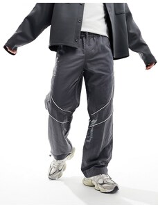 ASOS DESIGN - Pantaloni sportivi grigi e bianchi in nylon lucido a pannelli con profili a contrasto-Grigio