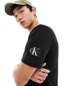 Calvin Klein Jeans - T-shirt vestibilità classica nera con stemma-Nero