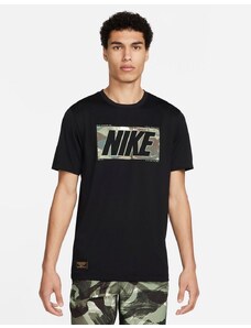 Nike Training - T-shirt nera con grafica mimetica-Nero