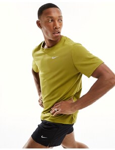 Nike Running - Miler - T-shirt kaki-Verde