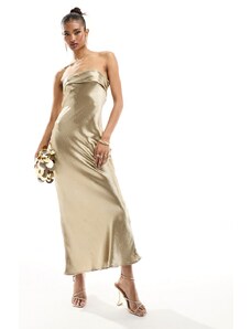 In The Style - Vestito lungo oro in raso effetto liquido con cut-out sul retro