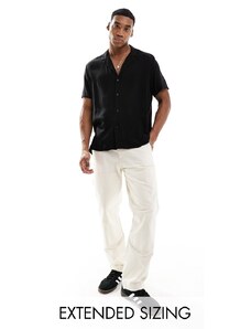ASOS DESIGN - Camicia in viscosa con vestibilità comoda e ampio colletto a rever nera-Nero