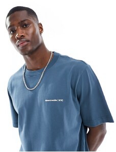 Abercrombie & Fitch - T-shirt blu medio con logo micro sul davanti e sul retro