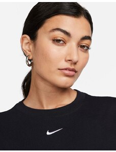 Nike - T-shirt boyfriend nera con logo piccolo-Nero