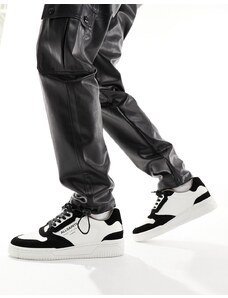 AllSaints - Regan - Sneakers basse in camoscio bianche e nere-Nero