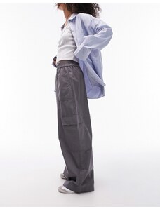 Topshop - Pantaloni cargo a fondo ampio grigio antracite con tasche