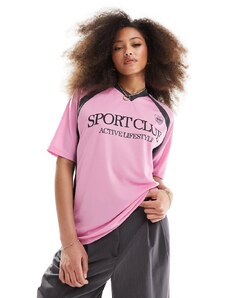 Pull&Bear - T-shirt da calcio oversize rosa con stampa grafica