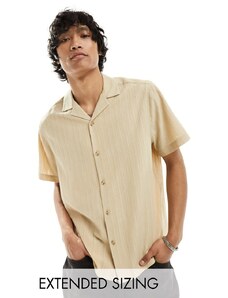 ASOS DESIGN - Camicia a maniche corte vestibilità comoda color sabbia testurizzato effetto stropicciato con colletto a rever-Neutro
