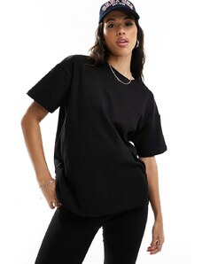 In The Style - Completo nero con T-shirt e pantaloni a zampa