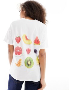 ASOS DESIGN - T-shirt oversize bianca con stampa applicata di frutta sul retro-Bianco