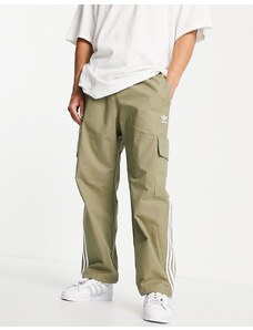 adidas Originals - adicolor - Pantaloni cargo verde kaki con tre strisce