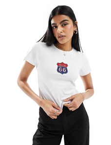 ASOS DESIGN - T-shirt corta color avorio con ricamo Route 66-Bianco