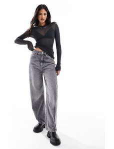 ASOS DESIGN - Jeans con gamba bombata color grigio slavato