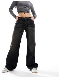 Bershka - Jeans ampi a zampa color nero sporco