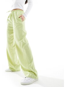 Bershka - Pantaloni a fondo ampio allacciati in vita in lino color pistacchio-Verde