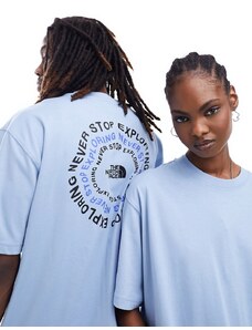The North Face - NSE - T-shirt oversize blu con stampa del logo sul retro
